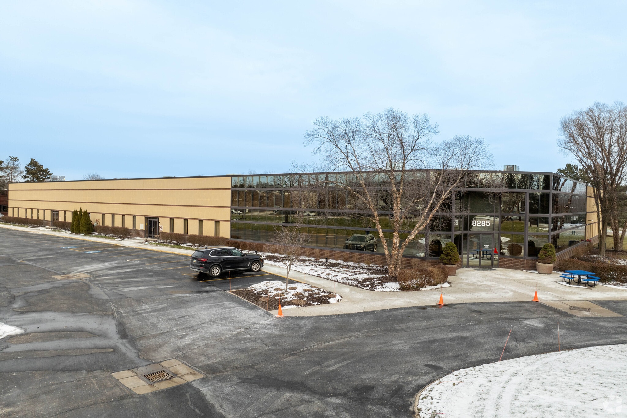 8285-8295 Darrow Rd, Twinsburg, OH à louer Photo de l’immeuble– Image 1 sur 6