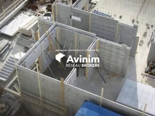 Local d'activités dans Montauroux à vendre Photo de la construction– Image 1 sur 3