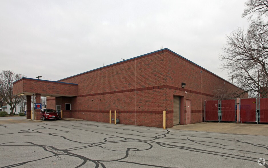 710 N Main St, Clyde, OH à louer - Photo de l’immeuble – Image 2 sur 2