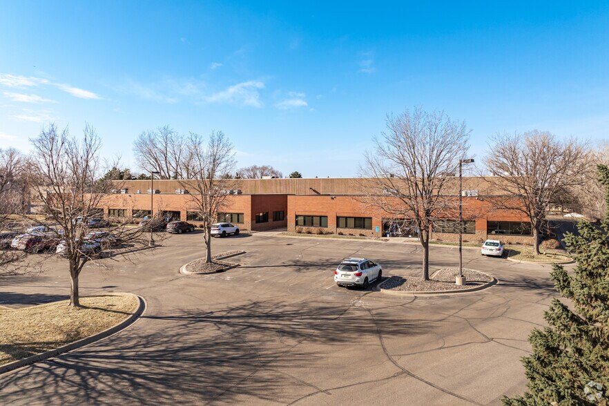 10900 89th Ave N, Maple Grove, MN à louer - Photo de l’immeuble – Image 2 sur 7