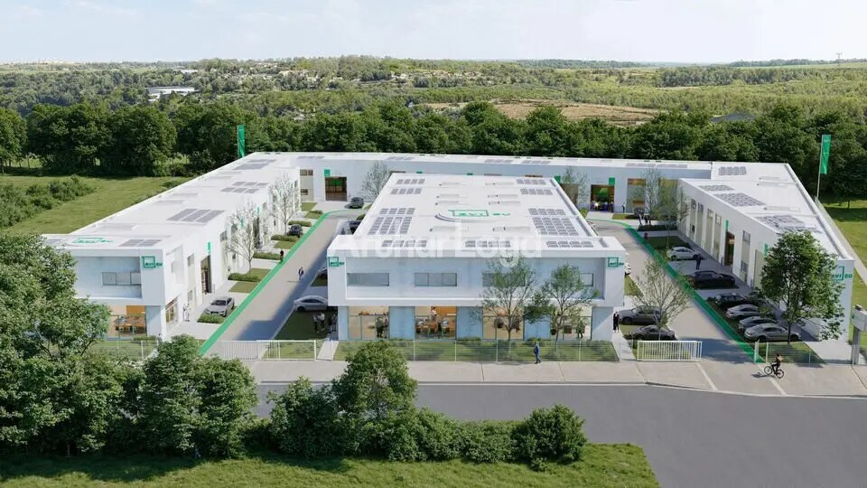 Local d'activités dans Saint-Brice-Courcelles à vendre - Photo de l’immeuble – Image 1 sur 6