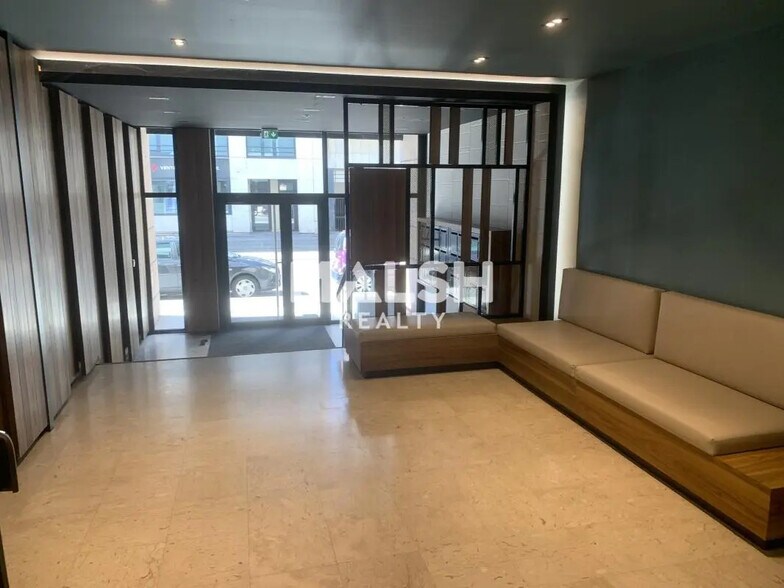 Bureau dans Lyon à vendre - Hall d’entrée – Image 2 sur 18