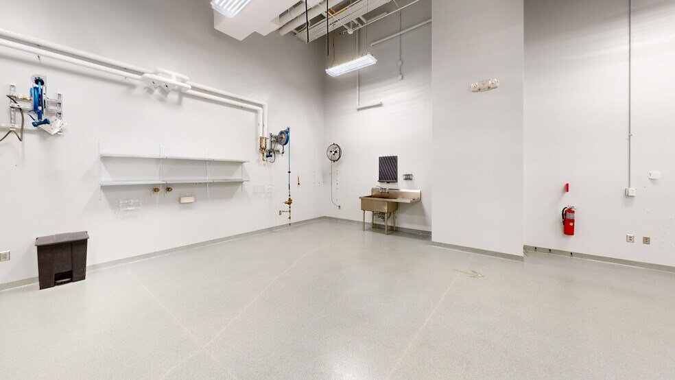 2100 Production Dr, Apex, NC à louer - Photo intérieure – Image 2 sur 13