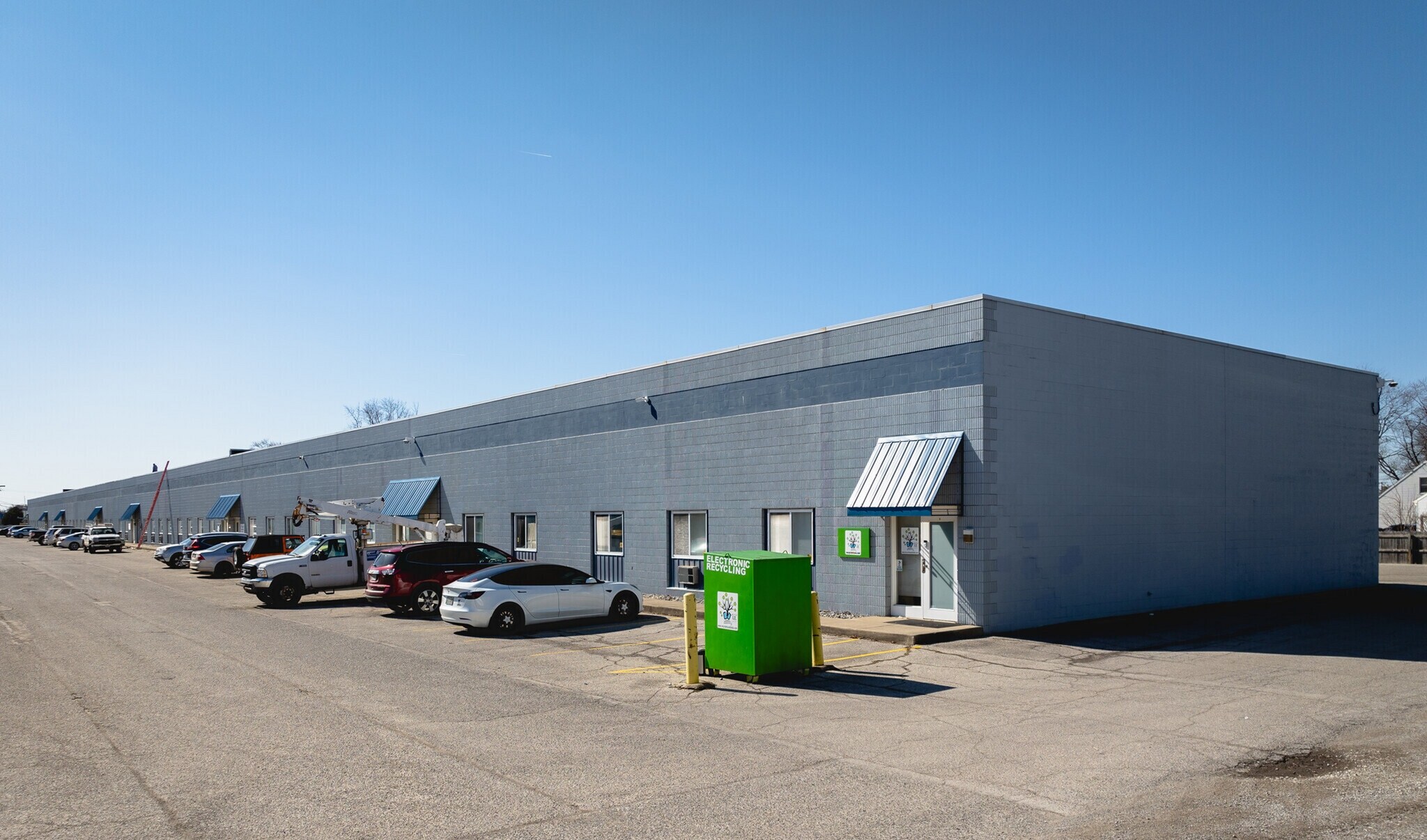 5265-5272 Tractor Rd, Toledo, OH à louer Photo intérieure– Image 1 sur 8