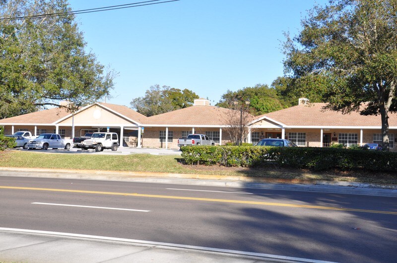 1230 S Myrtle Ave, Clearwater, FL à louer - Photo de l’immeuble – Image 2 sur 8