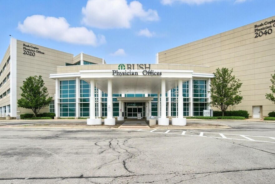 2040 Ogden Ave, Aurora, IL à louer - Photo de l’immeuble – Image 1 sur 11