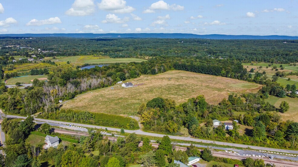 2 Bloomfield Rd, Saratoga Springs, NY à vendre - Photo de l’immeuble – Image 3 sur 17