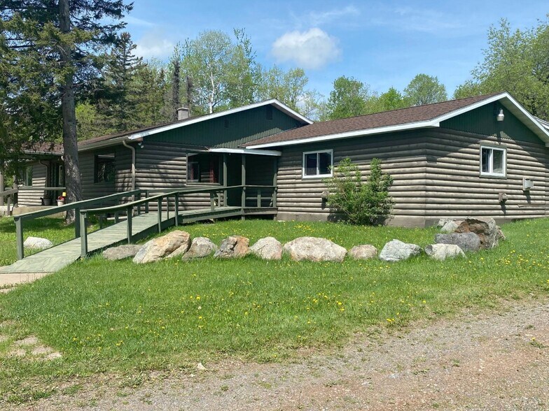 1640 W US-2, Crystal Falls, MI à louer - Photo de l’immeuble – Image 3 sur 42