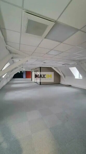 12 Parvis De L'Unesco, Dijon à louer - Photo de l’immeuble – Image 2 sur 8