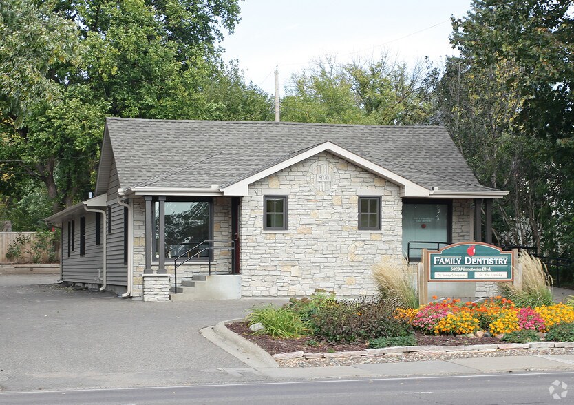 5020 Minnetonka Blvd, Saint Louis Park, MN à vendre - Photo principale – Image 1 sur 16