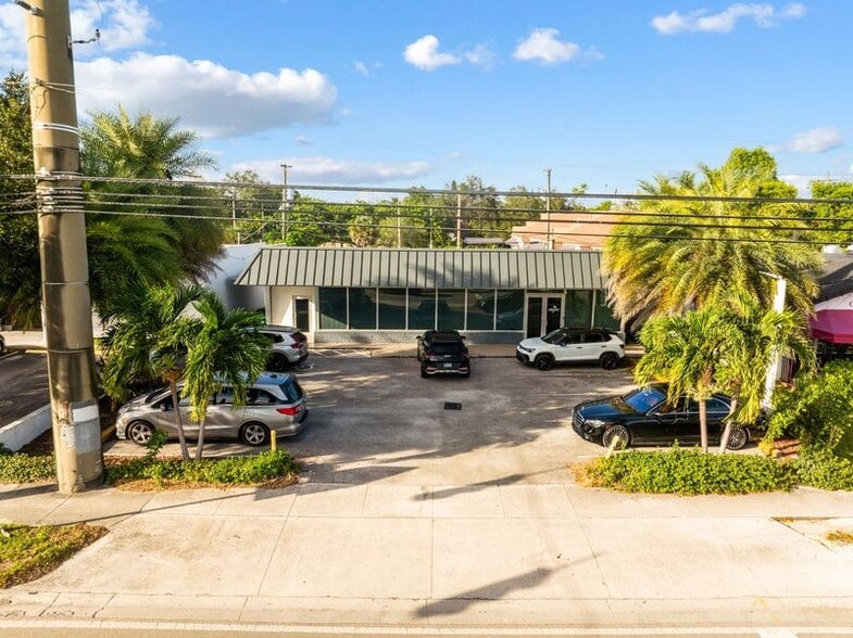 9875 SW 72nd St, Miami, FL à vendre - Photo de l’immeuble – Image 3 sur 14