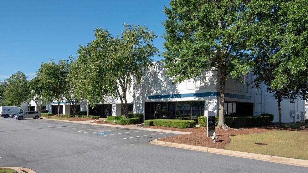 5673 Old Dixie Hwy, Forest Park, GA à louer - Photo de l’immeuble – Image 3 sur 4