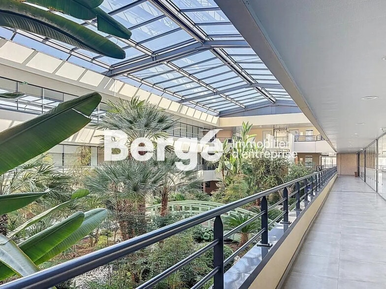 Bureau dans SOPHIA ANTIPOLIS à louer - Photo de l’immeuble – Image 1 sur 6