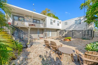 Plus de détails pour 6682 5th Ave N, Saint Petersburg, FL - Logement à vendre