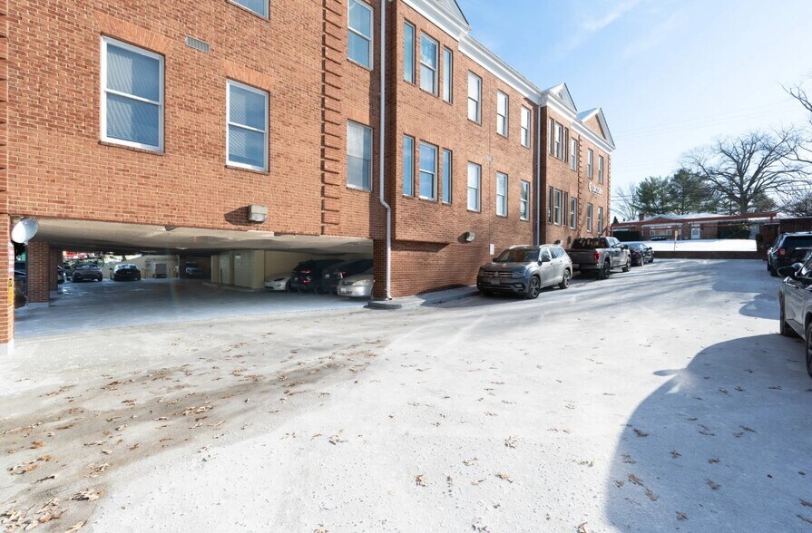 705 Melvin Ave, Annapolis, MD à louer - Photo de l’immeuble – Image 2 sur 9