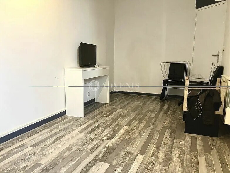 Local d’activités dans Saint-Doulchard à louer - Photo intérieure – Image 2 sur 3