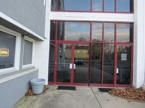 981 State Route 33 W, Monroe Township, NJ à louer Photo intérieure– Image 2 sur 11