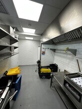 Local commercial dans Madrid, Madrid à louer Photo intérieure– Image 2 sur 3