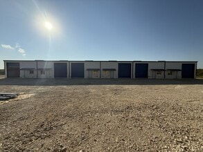 8081 Old Bastrop Rd, New Braunfels, TX à louer Photo intérieure– Image 2 sur 10