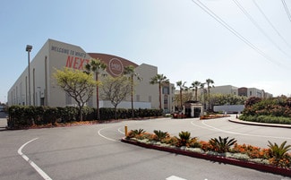Plus de détails pour 1600 Rosecrans Ave, Manhattan Beach, CA - Bureau, Local d'activités à louer