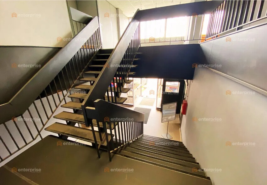 Bureau dans Lezennes à louer - Photo de l’immeuble – Image 2 sur 6