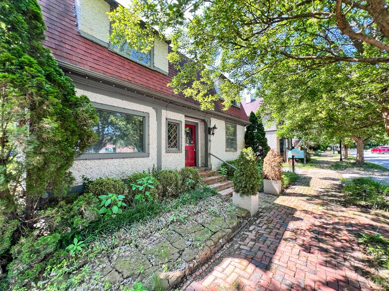 1 Swan St, Asheville, NC à vendre - Photo de l’immeuble – Image 2 sur 39