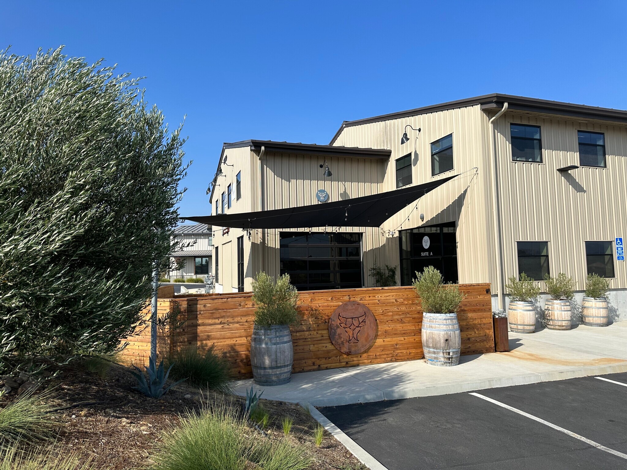 3310 Ramada Dr, Paso Robles, CA à louer Photo principale– Image 1 sur 9