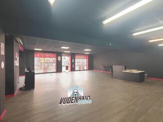 Plus de détails pour Local commercial à louer