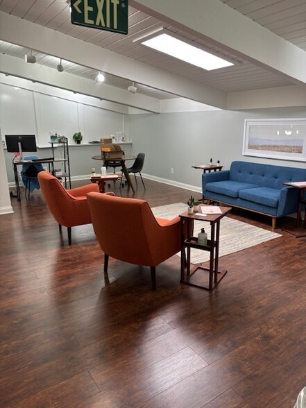 110-116 N Main St, Zionsville, IN à louer - Photo de l’immeuble – Image 3 sur 10