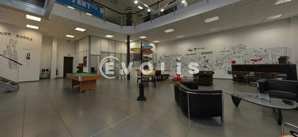 Local d’activités dans Saint-Quentin-Fallavier à louer - Photo de l’immeuble – Image 2 sur 5