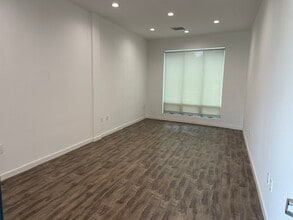 13263 Ventura Blvd, Studio City, CA à louer Photo intérieure– Image 1 sur 2