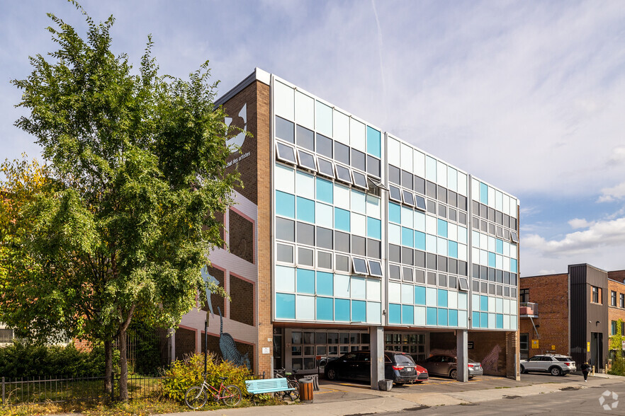 2205 Rue Parthenais, Montréal, QC à louer - Photo de l’immeuble – Image 2 sur 4