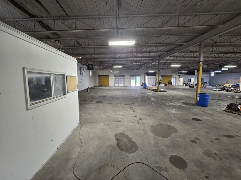 15500 Woodrow Wilson St, Detroit, MI à louer - Photo de l’immeuble – Image 2 sur 13