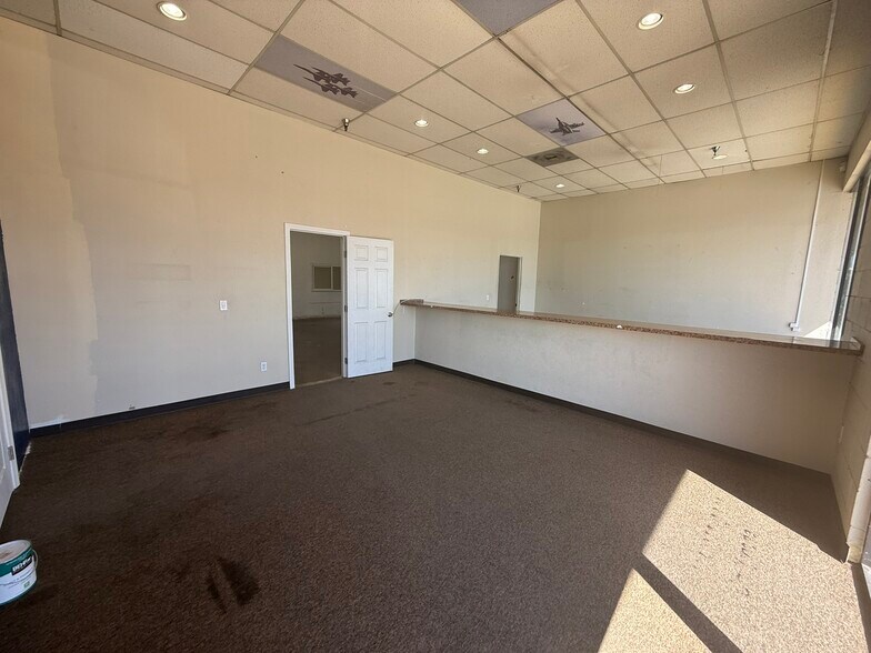 1666 N Magnolia Ave, El Cajon, CA à louer - Photo de l’immeuble – Image 3 sur 7
