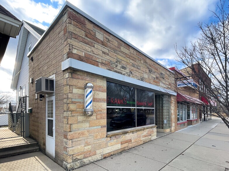 3459 S Kinnickinnic Ave, Milwaukee, WI à vendre - Photo de l’immeuble – Image 2 sur 7