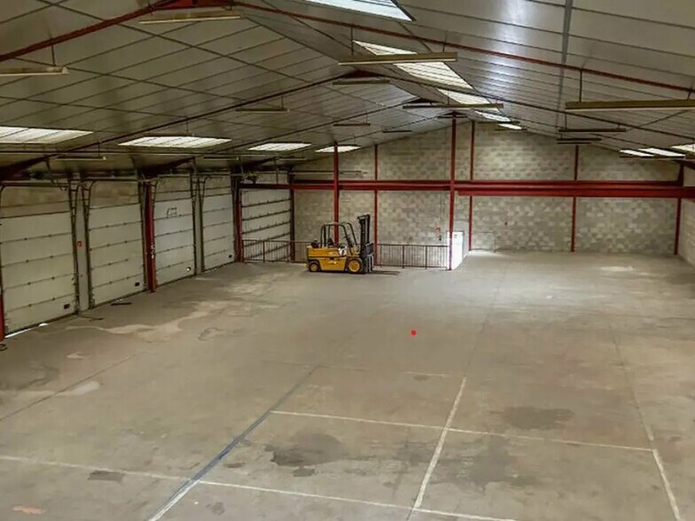 Local d’activités dans BRIVE-LA-GAILLARDE à louer - Photo de l’immeuble – Image 2 sur 3