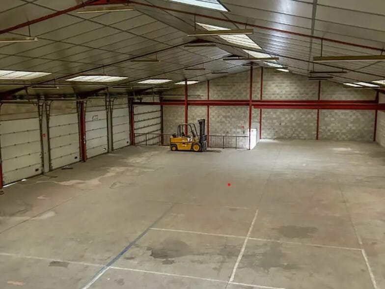 Local d’activités dans BRIVE-LA-GAILLARDE à louer - Photo intérieure – Image 2 sur 3