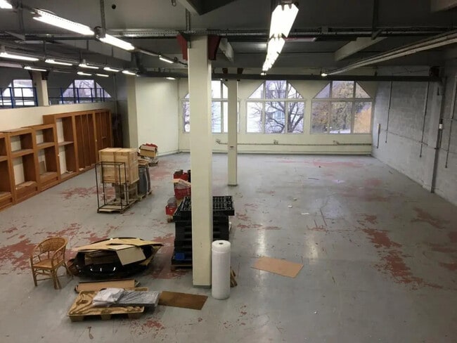 Plus de détails pour Bureau, Industriel/Logistique à louer