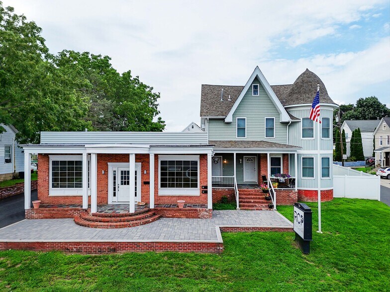 215 Washington Rd, Sayreville, NJ à louer - Photo de l’immeuble – Image 1 sur 42