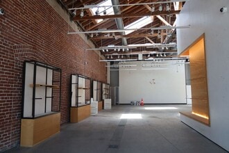 821-835 E 3rd St, Los Angeles, CA à louer Photo intérieure– Image 2 sur 5
