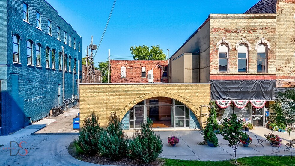 612 Court St, Ottawa, IL à louer - Photo de l’immeuble – Image 1 sur 29