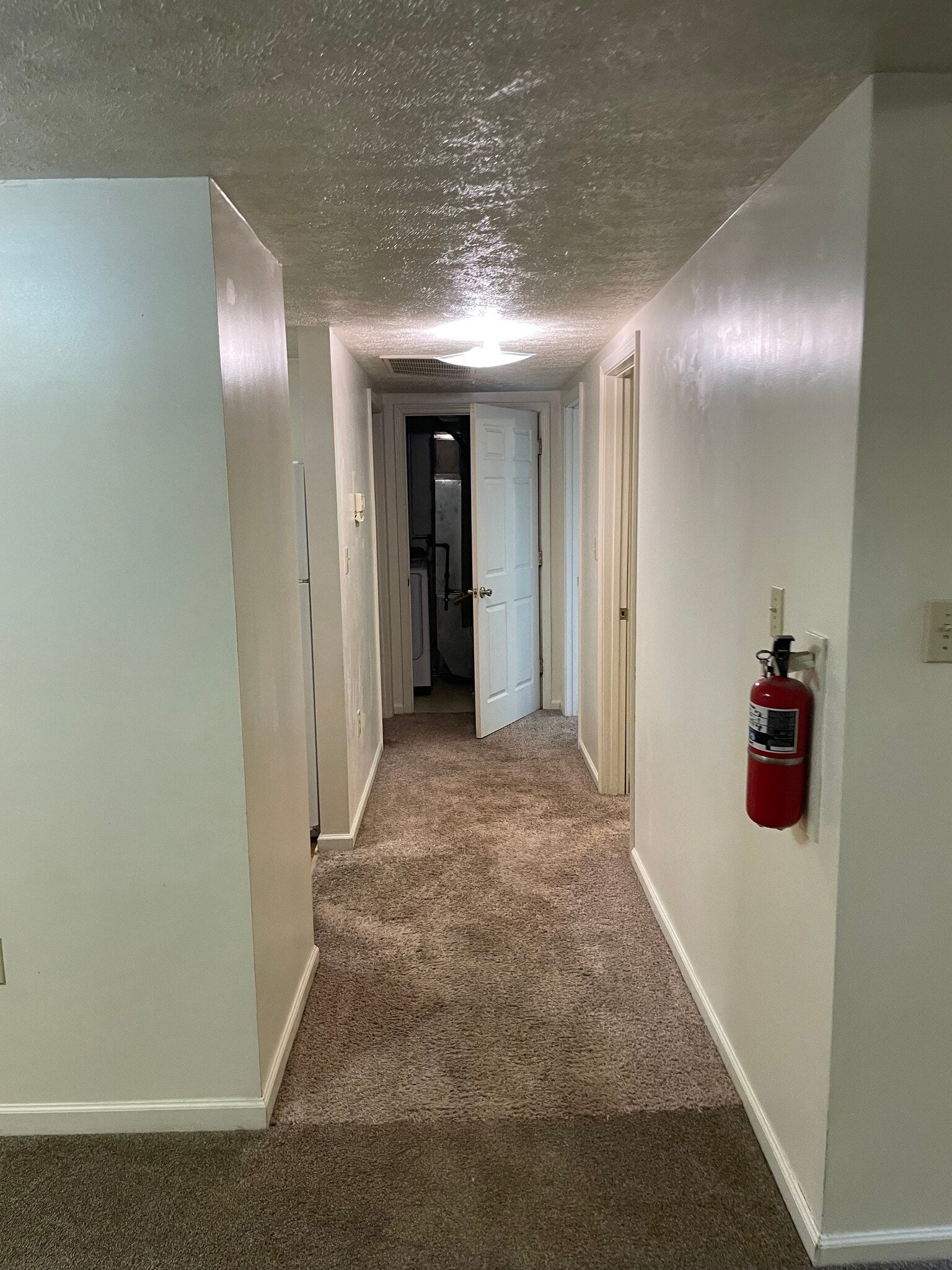 25 Hastings Ave, Oakdale, PA à louer Photo intérieure– Image 1 sur 12