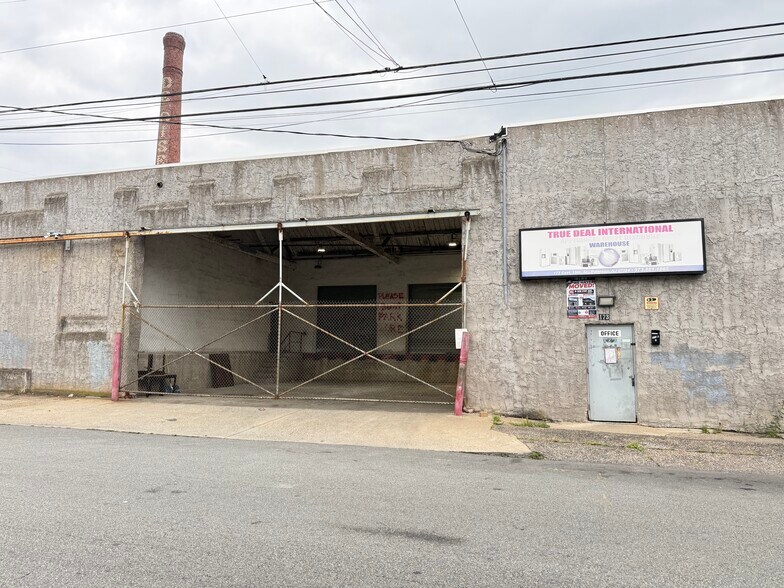 173 E 15th St, Paterson, NJ à louer - Photo de l’immeuble – Image 1 sur 3