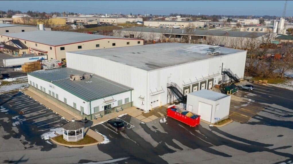 191 Commerce Dr, New Holland, PA à louer Photo principale– Image 1 sur 2