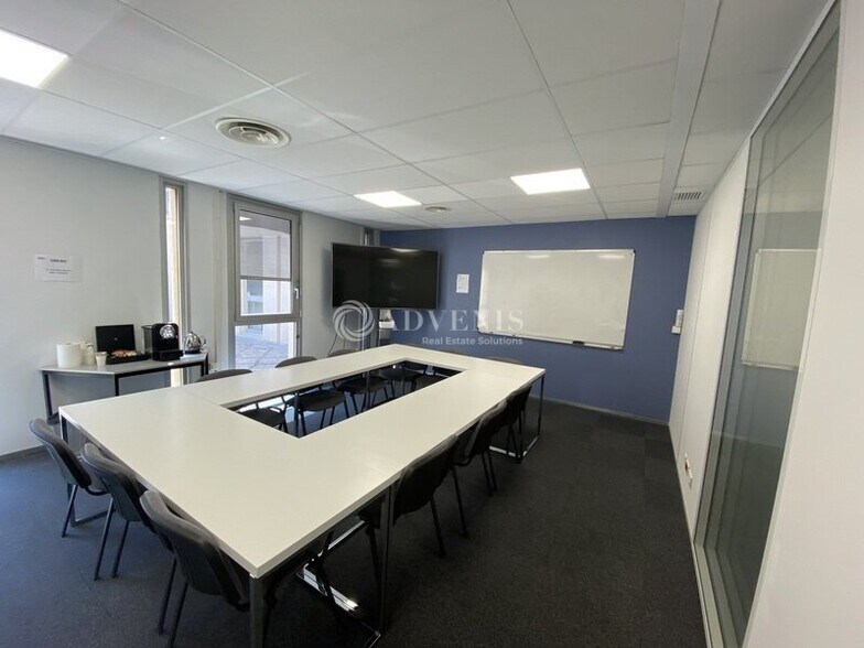 8 Rue Des Frères Caudron, Vélizy-Villacoublay à louer - Photo intérieure – Image 3 sur 7