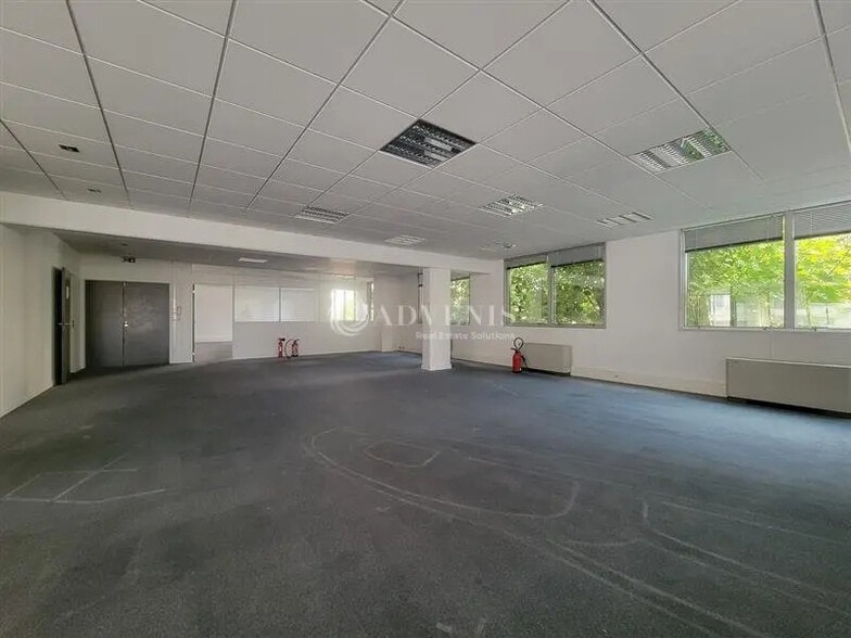 Bureau dans Saint-Ouen-sur-Seine à louer - Photo intérieure – Image 3 sur 6