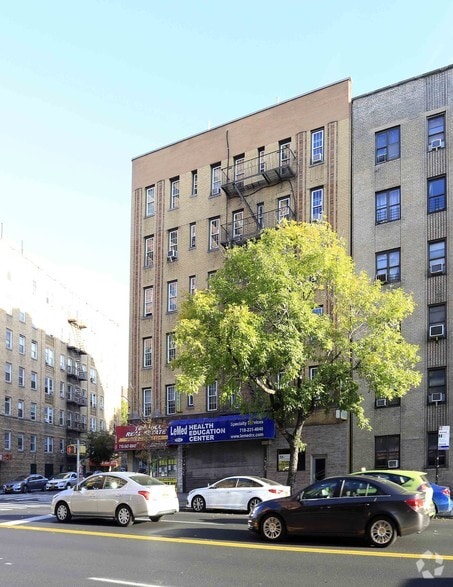 231-237 E Gun Hill Rd, Bronx, NY à louer - Photo de l’immeuble – Image 3 sur 3