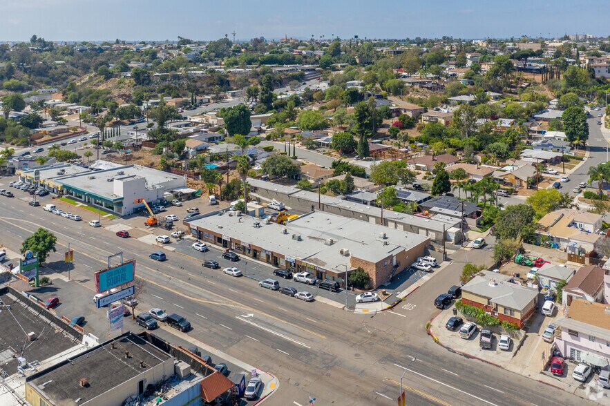 6172-6196 University Ave, San Diego, CA à vendre - Photo de l’immeuble – Image 2 sur 18