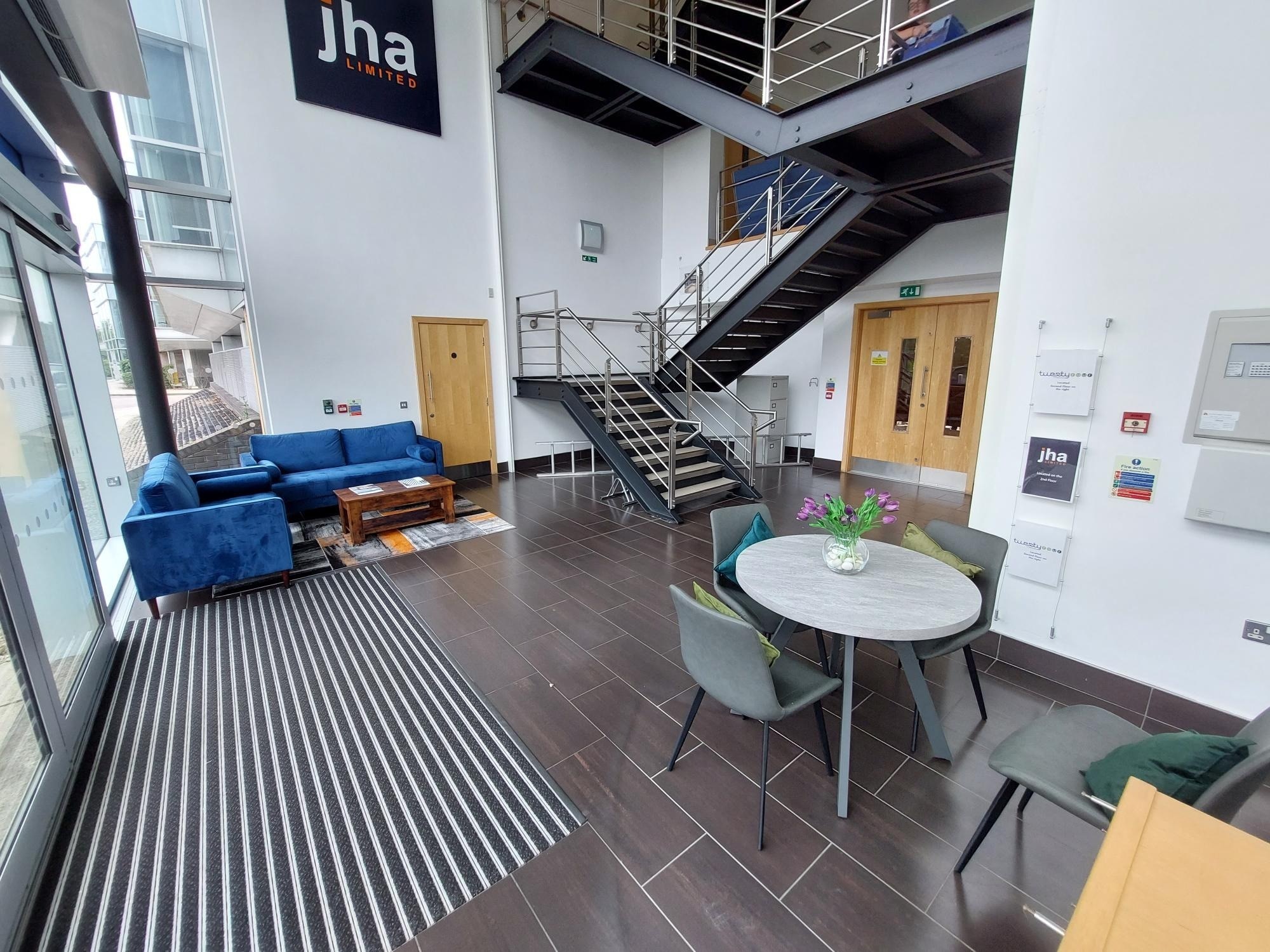 Lakeside Blvd, Doncaster à louer Photo intérieure– Image 1 sur 3