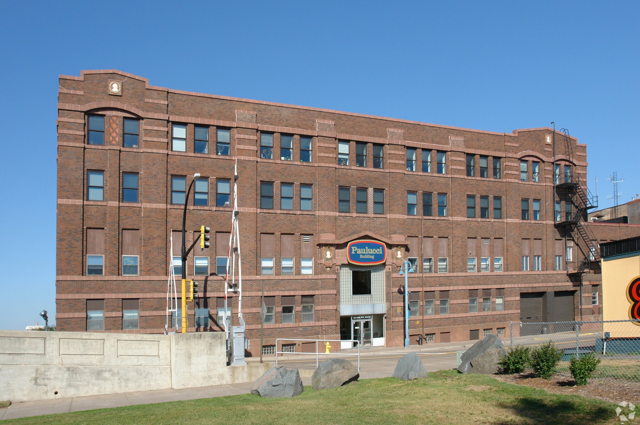 525 S Lake Ave, Duluth, MN à louer Photo principale– Image 1 sur 9